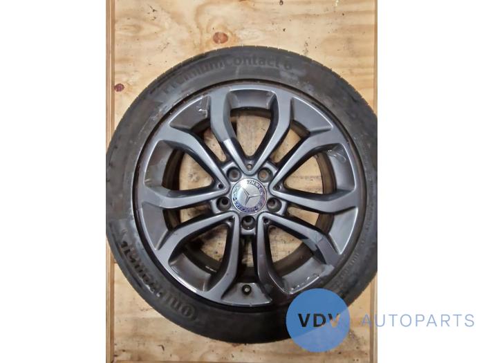 Zestaw obreczy i opon zimowych Mercedes C-Klasse