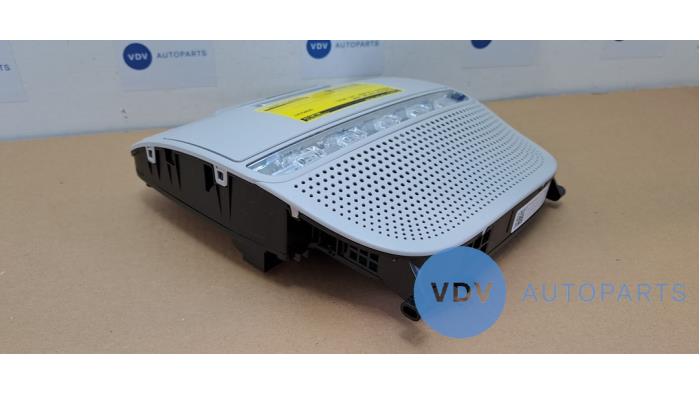 Oswietlenie wewnetrzne przód Mercedes E-Klasse