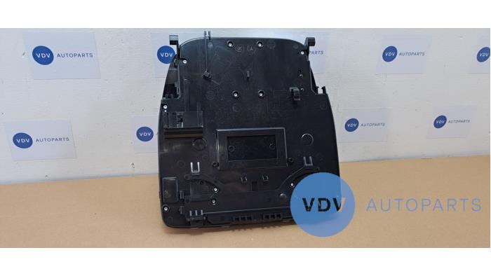 Oswietlenie wewnetrzne przód Mercedes E-Klasse