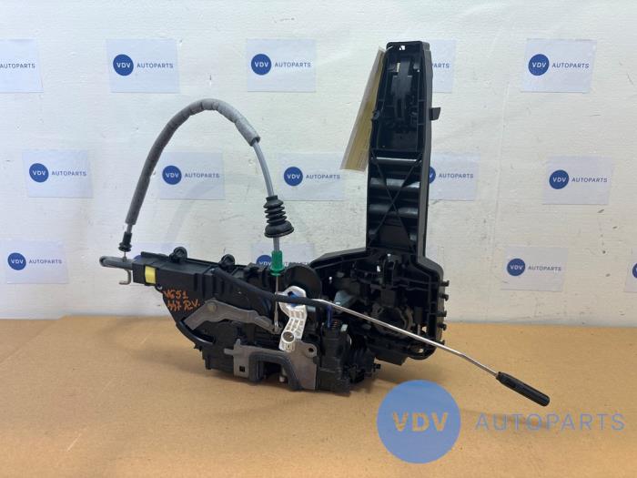 Serrure portière mécanique 2portes droite Mercedes Vito