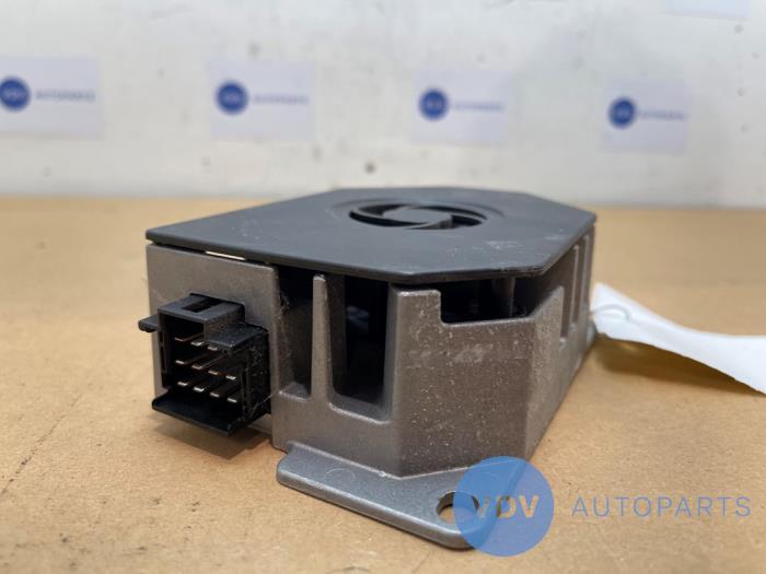 Radio versterker Mercedes E-Klasse