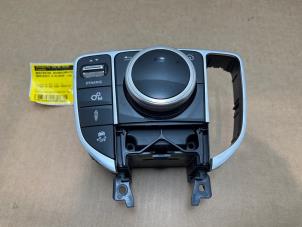 Gebruikte Bediening boordcomputer Mercedes E Estate AMG (S213) 4.0 E-63 S AMG V8 Turbo 4-Matic+ Prijs € 151,25 Inclusief btw aangeboden door Autoparts Van De Velde