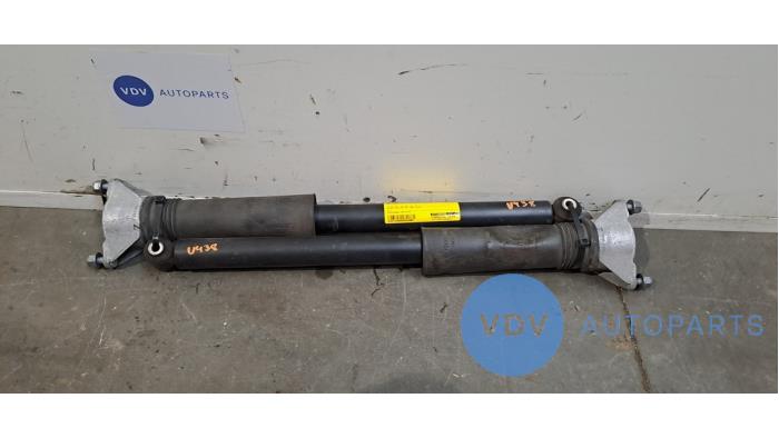 Shock absorber kit Mercedes CLA