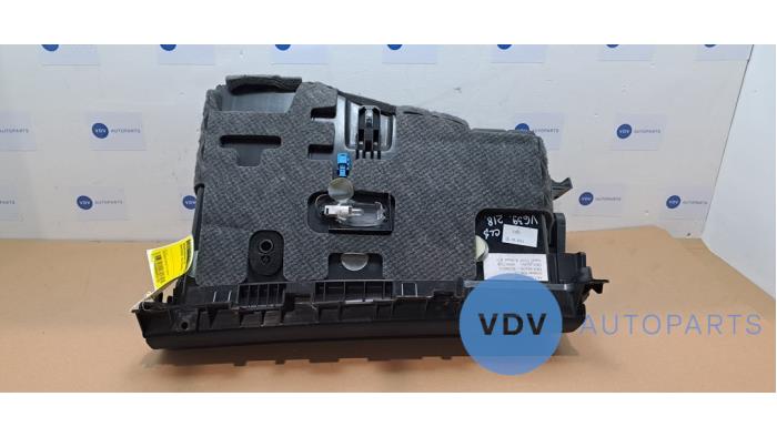Glovebox Mercedes CLS-Klasse