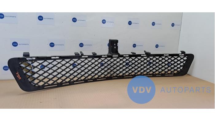 Elément pare-chocs avant centre Mercedes E-Klasse