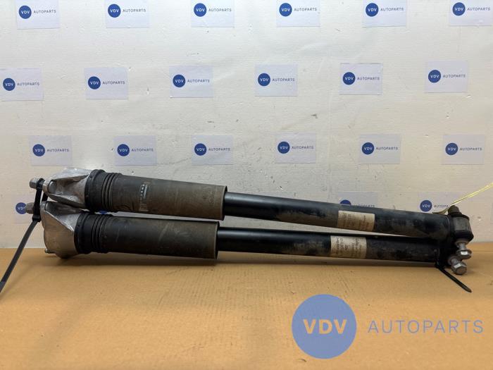 Shock absorber kit Mercedes CLA