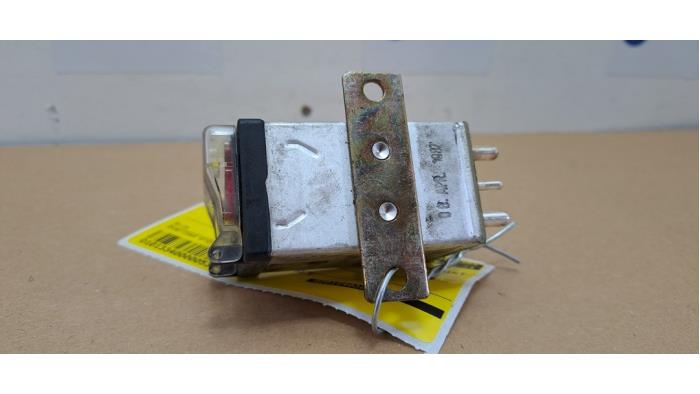 Relais Mercedes 190E/D