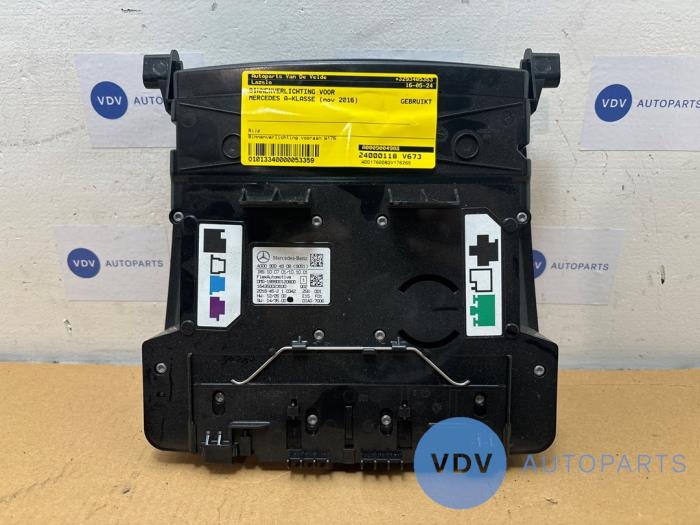 Oswietlenie wewnetrzne przód Mercedes A-Klasse