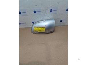 Gebruikte Spiegelkap links Mercedes C (W203) 2.2 C-200 CDI 16V Prijs € 48,40 Inclusief btw aangeboden door Autoparts Van De Velde