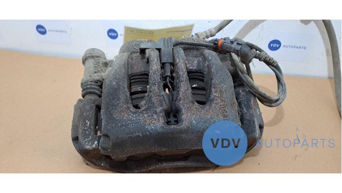 Zacisk hamulcowy prawy przód Mercedes Vito