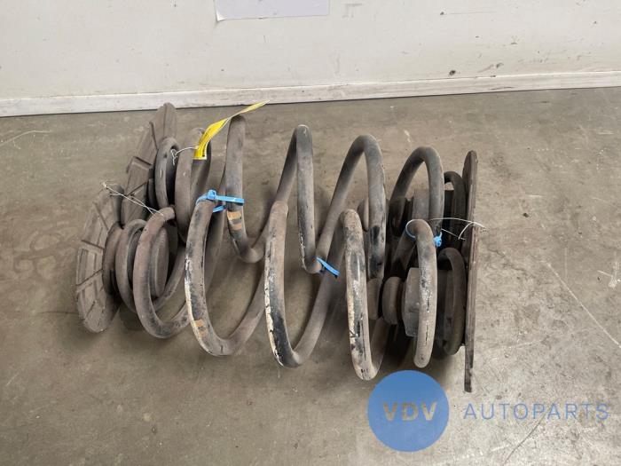 Sprezyna srubowa tyl Mercedes Vito