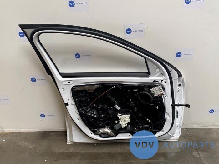 Portier 4Deurs links-voor Mercedes C-Klasse