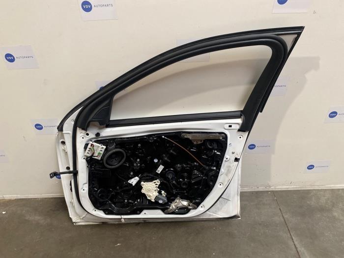 Drzwi prawe przednie wersja 4-drzwiowa Mercedes C-Klasse