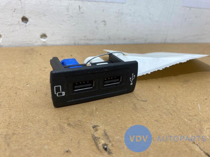 Módulo USB Mercedes Vito