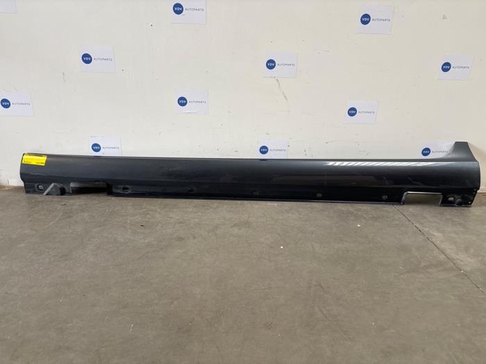 Próg lewy Mercedes CLS-Klasse