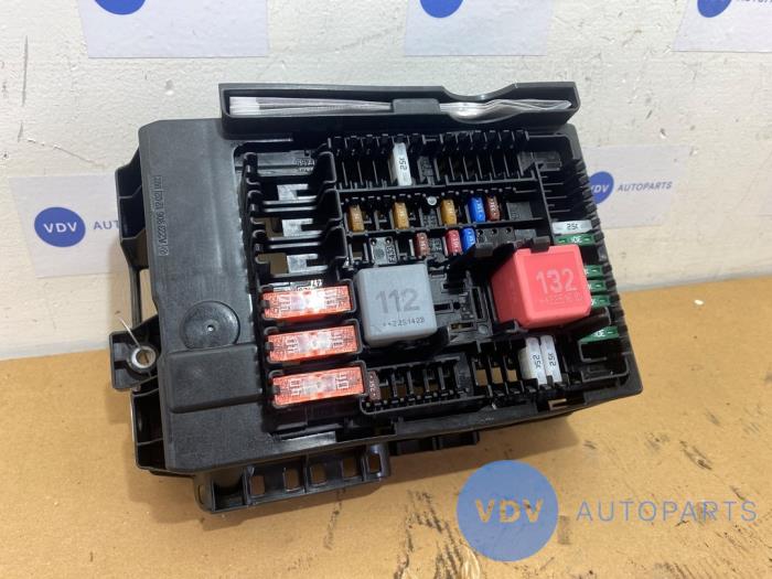 Skrzynka bezpieczników Mercedes EQE