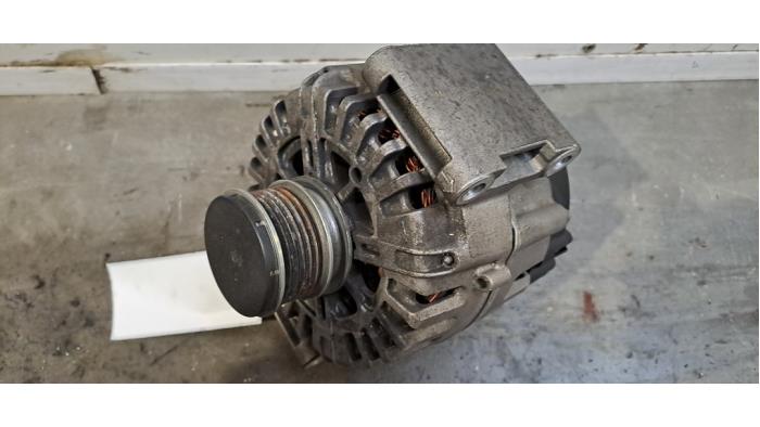 Dynamo Mercedes C-Klasse