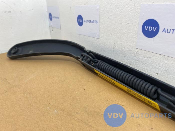 Ramie wycieraczki przedniej Mercedes Vito