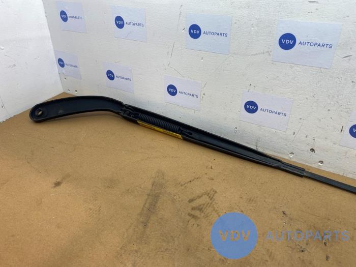 Ramie wycieraczki przedniej Mercedes Vito