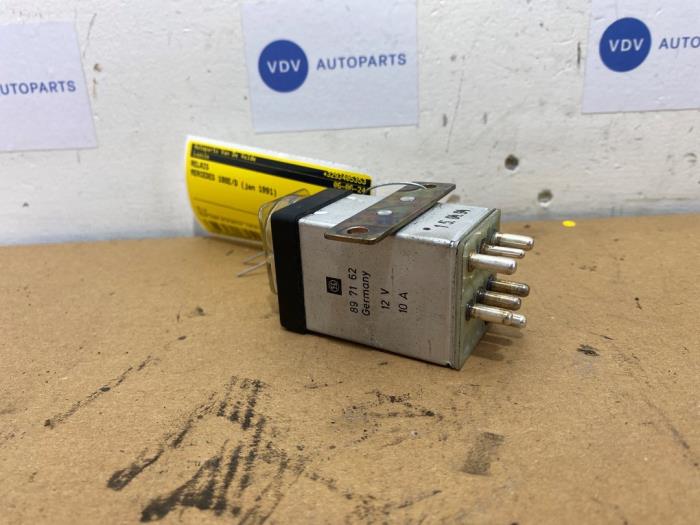 Relais Mercedes 190E/D