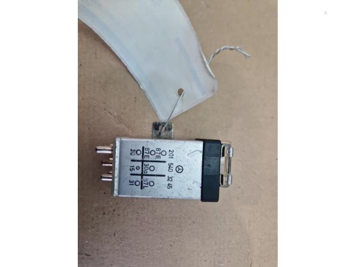 Relais Mercedes 190E/D