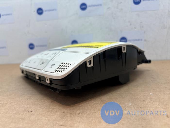 Oswietlenie wewnetrzne przód Mercedes C-Klasse