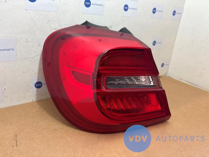 Luz trasera izquierda Mercedes GLA