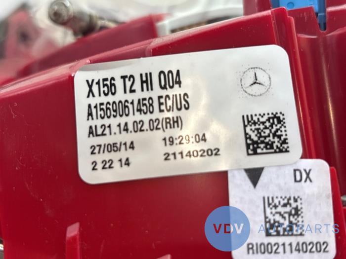 Luz trasera derecha Mercedes GLA