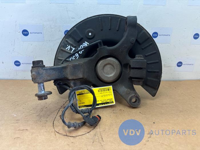 Fusee links-voor Mercedes Vito