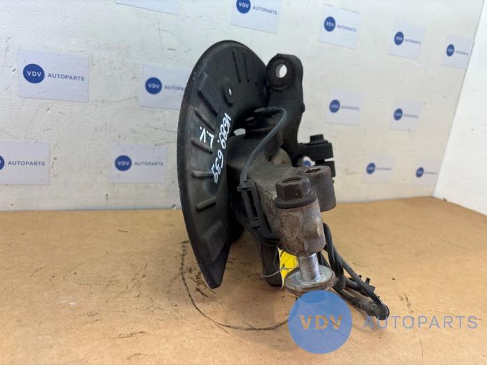 Knuckle, front left Mercedes Vito