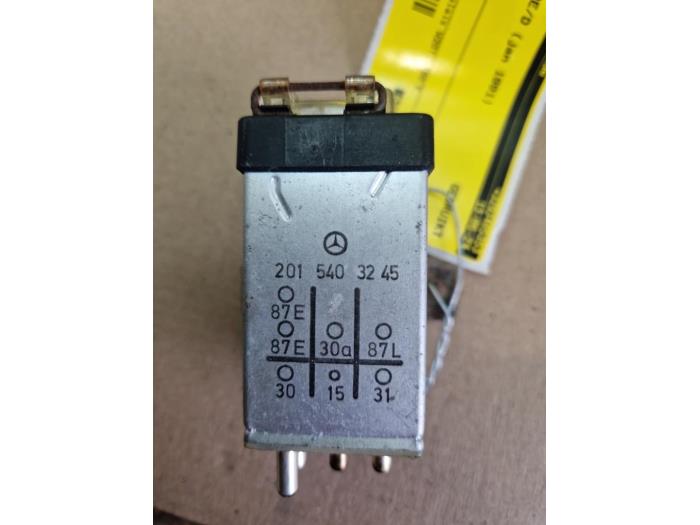 Relais Mercedes 190E/D