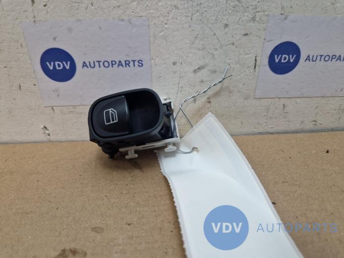 Przelacznik elektrycznej szyby Mercedes CLK