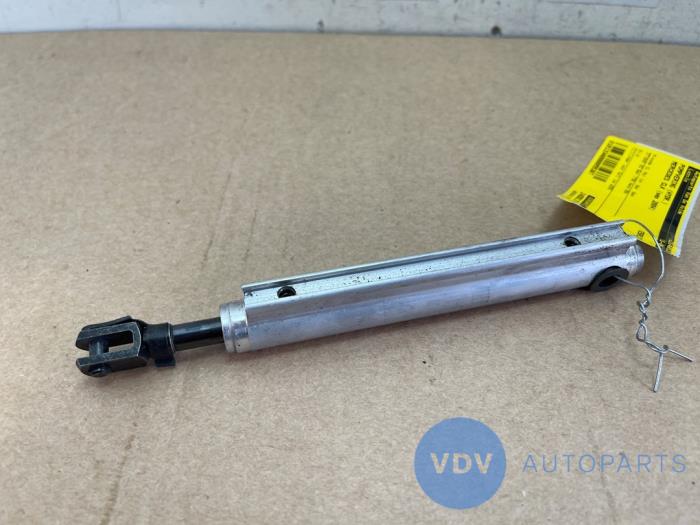 Suspension pompe (hydr.) Mercedes CLK