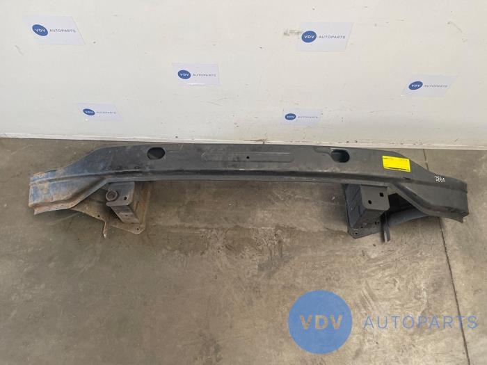 Chassis bar, front Mercedes Vito