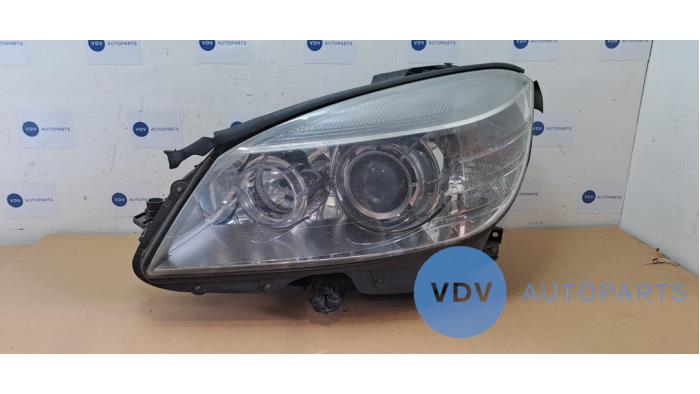 Headlight, left Mercedes C-Klasse