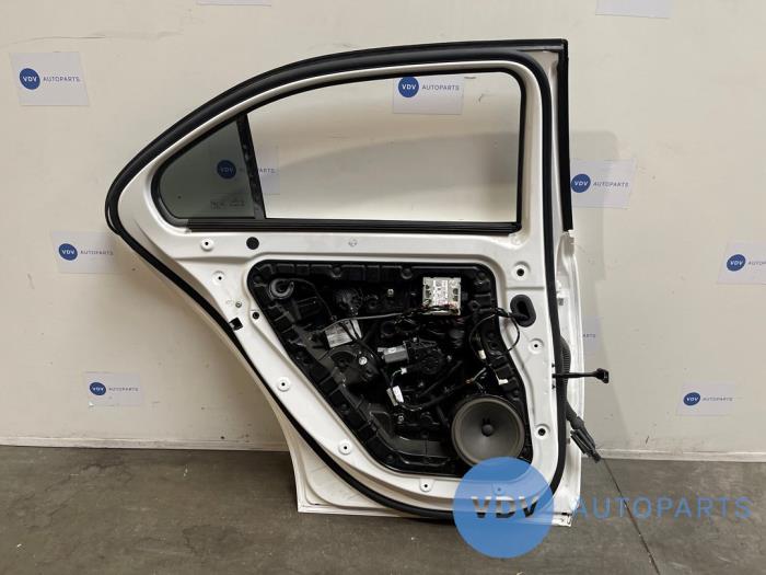 Drzwi lewe tylne wersja 4-drzwiowa Mercedes A-Klasse