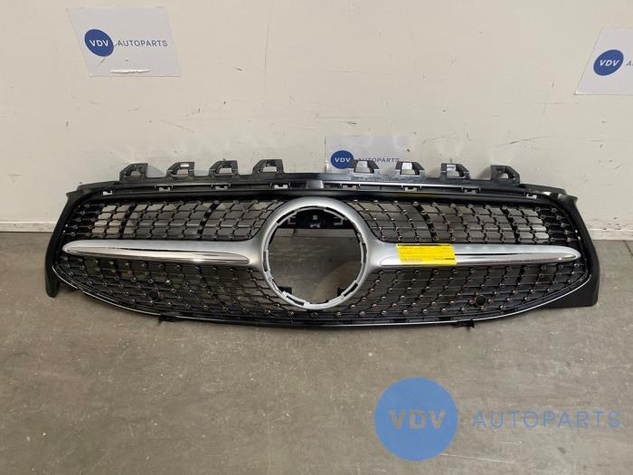 Grill Mercedes CLA