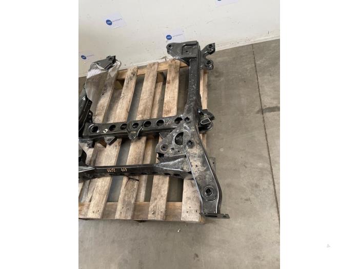 Subframe Mercedes Vito