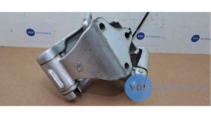 Charnière porte arrière droite Mercedes Sprinter