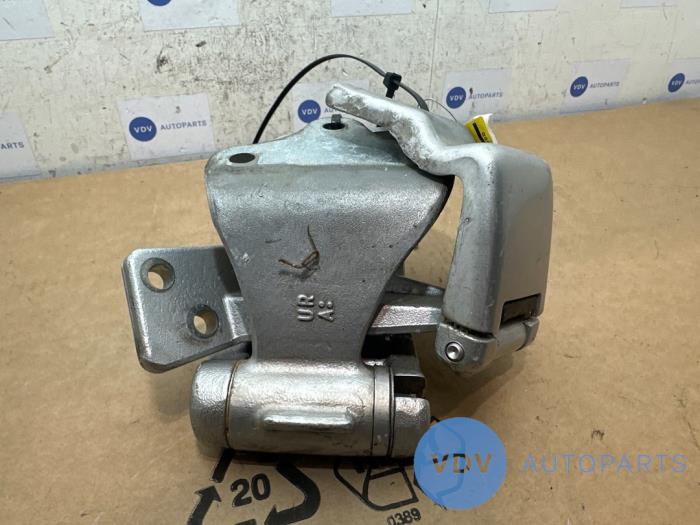 Charnière porte arrière droite Mercedes Sprinter