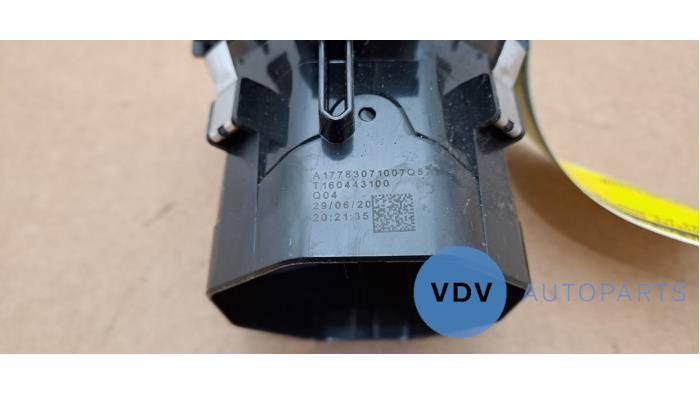 Grille aération tableau de bord Mercedes A-Klasse