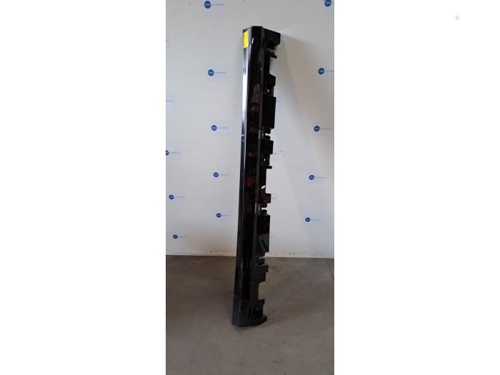 Umbral izquierda Mercedes GLE