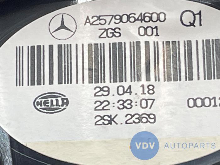 Taillight, left Mercedes CLS-Klasse