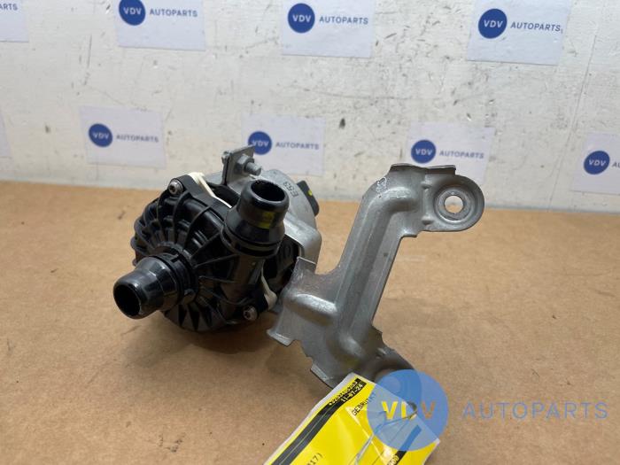 Water pump Mercedes C-Klasse