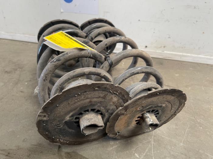 Schraubenfeder hinten Mercedes Vito