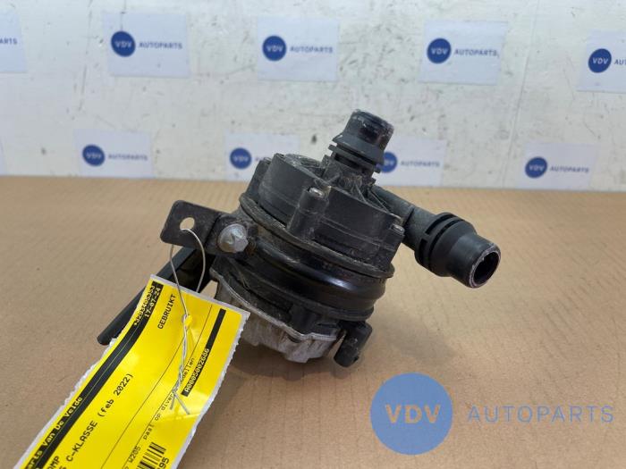 Water pump Mercedes C-Klasse