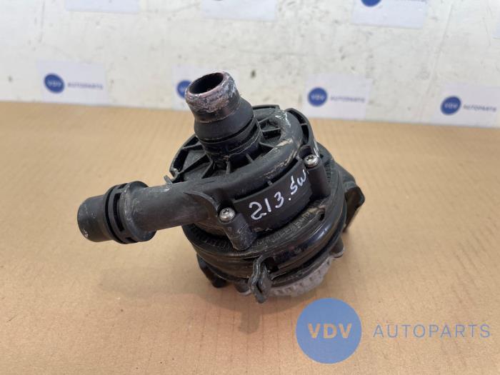 Pompe à eau Mercedes C-Klasse