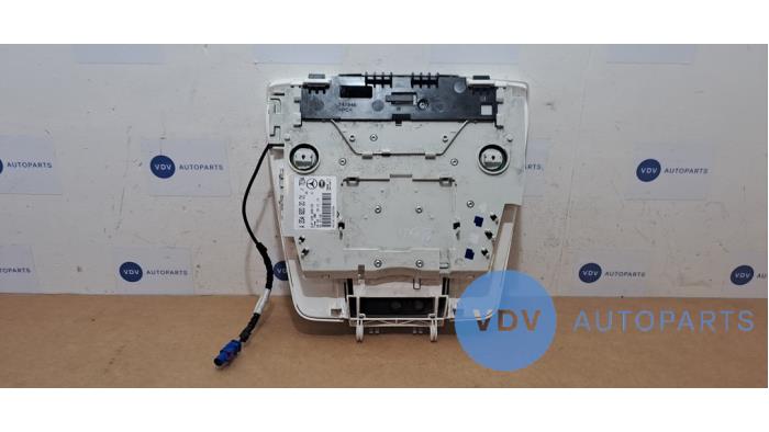 Oswietlenie wewnetrzne przód Mercedes C-Klasse