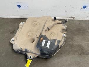 Gebruikte Adblue tank Mercedes C (W205) C-180 1.6 CDI BlueTEC, C-180 d 16V Prijs € 484,00 Inclusief btw aangeboden door Autoparts Van De Velde