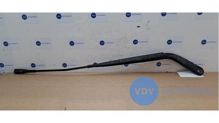 Ramie wycieraczki przedniej Mercedes Sprinter